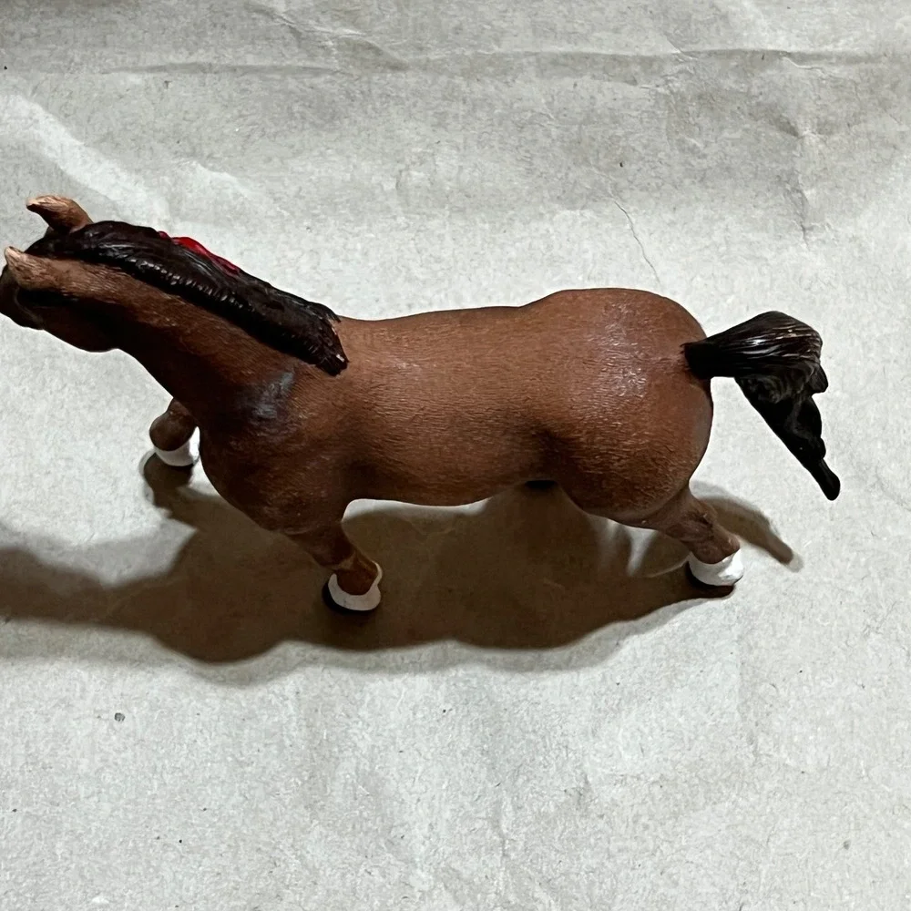 Schleich 2009 Mare‎ Horse Figurine Brown with Red Ribbons 13627